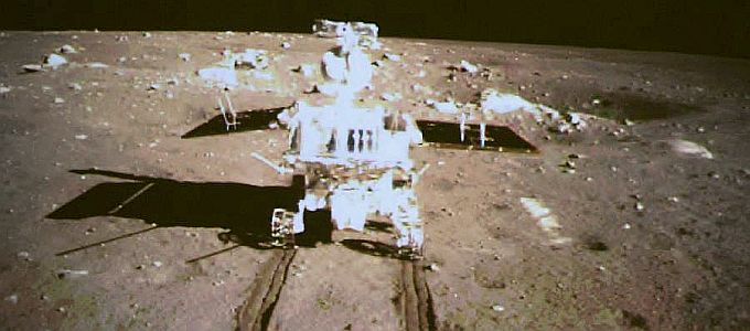 Megérkeztek az elsõ felvételek a Hold-expedíciótól