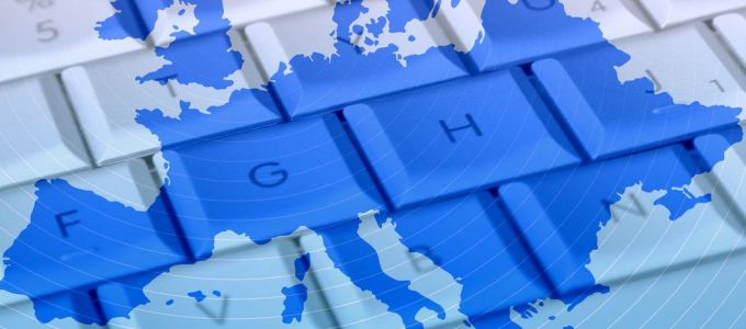 Az EU-állampolgárok 60 %-a naponta netezik