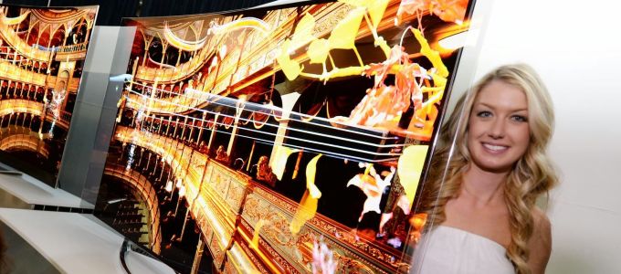 CES-újdonságok - Hajlított után itt a hajlítható tévé