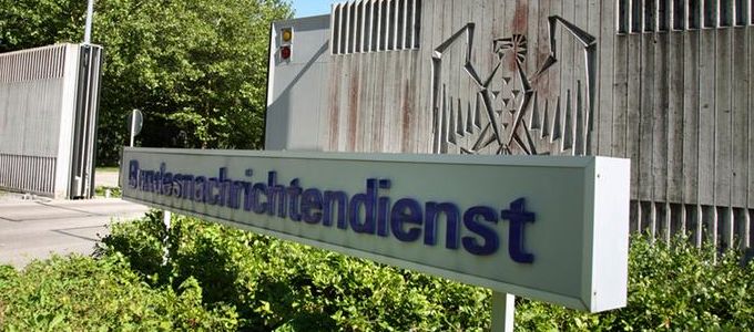 Nem sikerül tetõ alá hozni az egymás elleni kémkedés tiltását