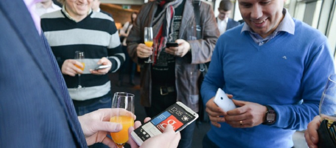 Március végén jön a HTC One 2