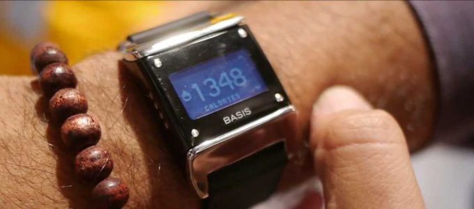 Okosóra-gyártót vett az Intel