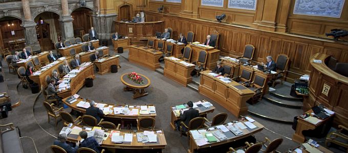 Svájc - jöhet az állami trójai