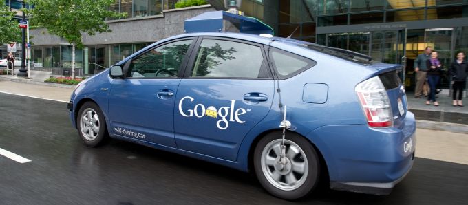 Tárgyal az autógyártókkal a Google