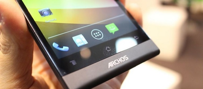 Két okostelefont mutatott be az Archos