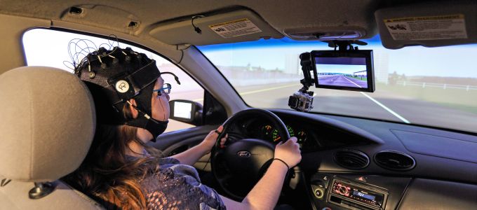 A beszédvezérlés is elvonja a vezetõk figyelmét