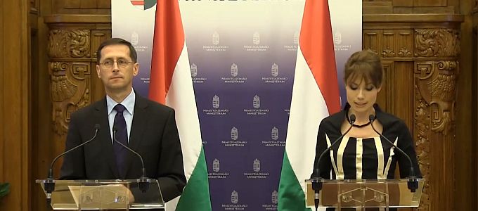 Adót vet ki az internetre a kormány