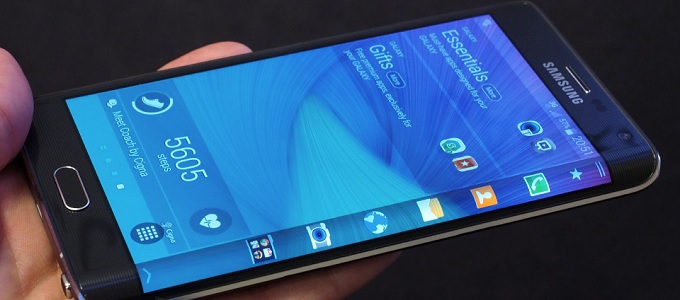 Hajlított kijelzõt kap a Samsung Galaxy S6