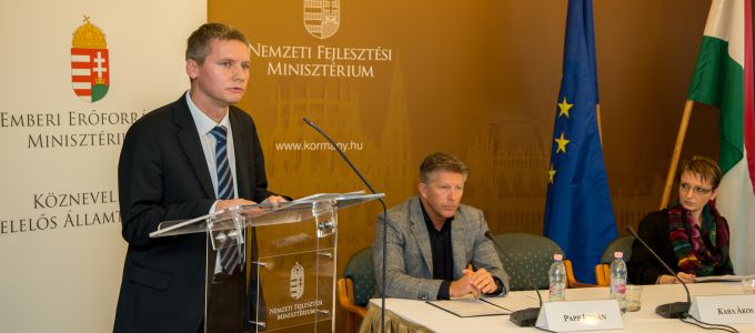 Minden diáknak ingyenes a Word, az Excel és a Powerpoint