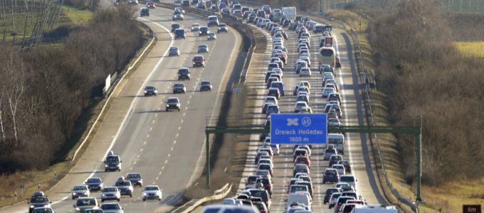 Optikai kábeleket fektetnek a német autópályákba