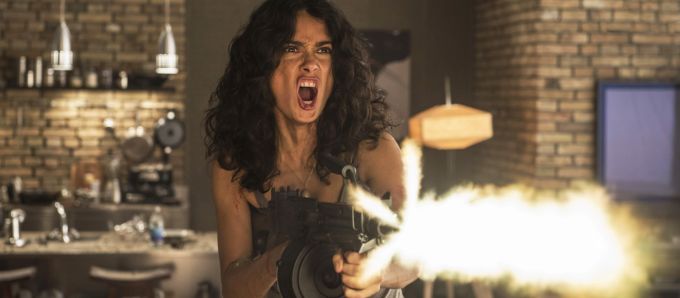 Elõzetest kapott Salma Hayek brutális, egyszemélyes akciómozija