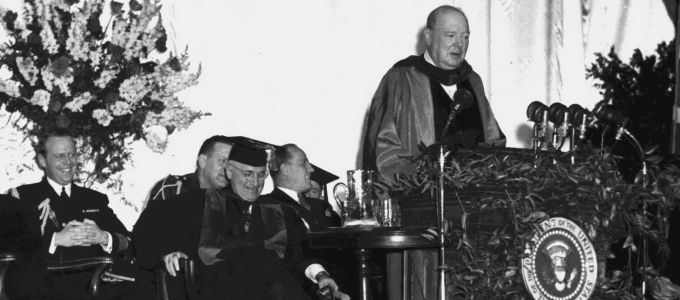 Március ötödikén kezdõdött a hidegháború