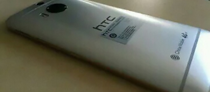 Özönlenek a képek az HTC új telefonjáról