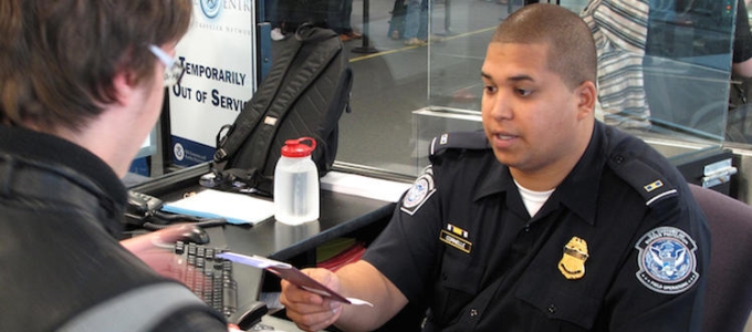 USA - beutazáskor az online adatokat is elkérnék