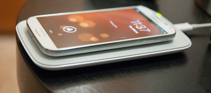 Jön a vezetéknélküli gyorstöltés