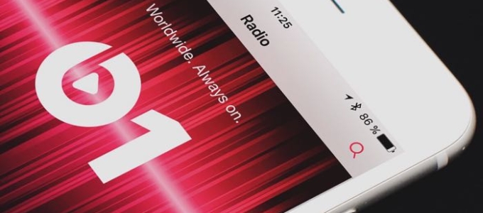 Máris dalokat cenzúráz a Beats 1