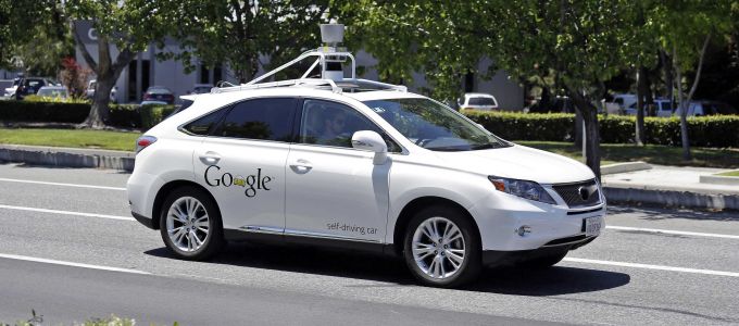 Balesetet szenvedett a Google robotautója