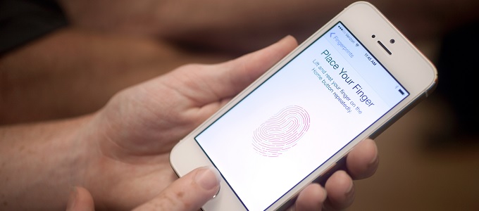 A kijelzõbe kerül az ujjlenyomat-olvasó