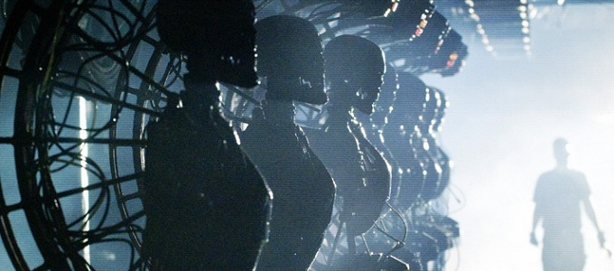 Musk és Hawking: Fagyasszák be katonai robotok fejlesztését!