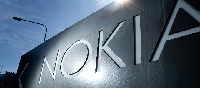 Képeken a Nokia elsõ új okostelefonja
