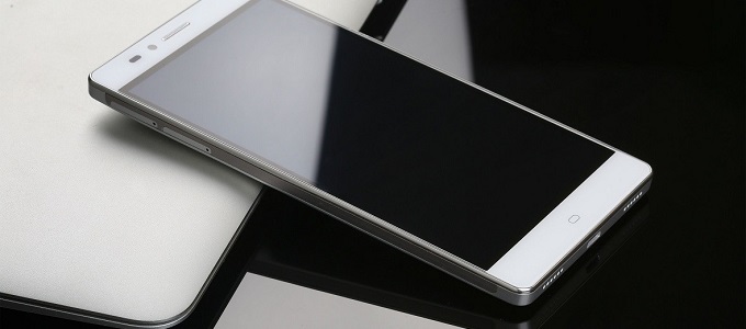 Windows 10-zel is jön az Elephone Vowney