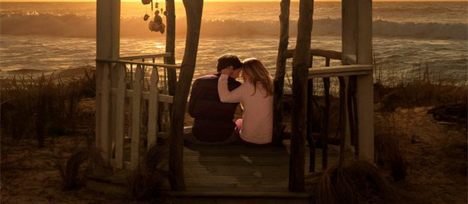 Elõzetest kapott a jövõ év legjobb barátnõs filmje