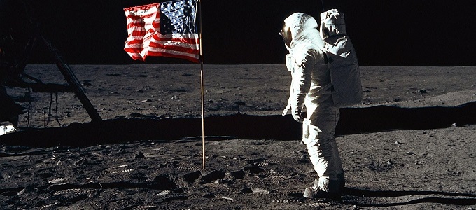 Ismét ûrhajósokat toboroz a NASA