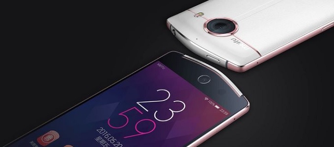 Méretes szelfi­kamerával jön a Meitu V4