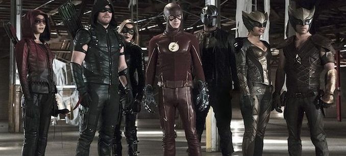 Az Arrow és a The Flash is folytatódik jövõre