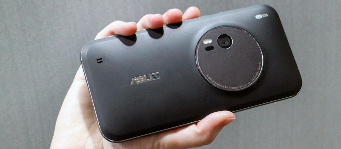 Egy év után jelent meg a ZenFone Zoom