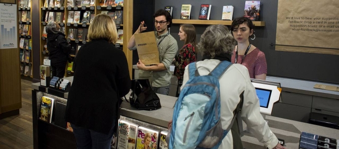 Több száz könyvesboltot nyithat az Amazon