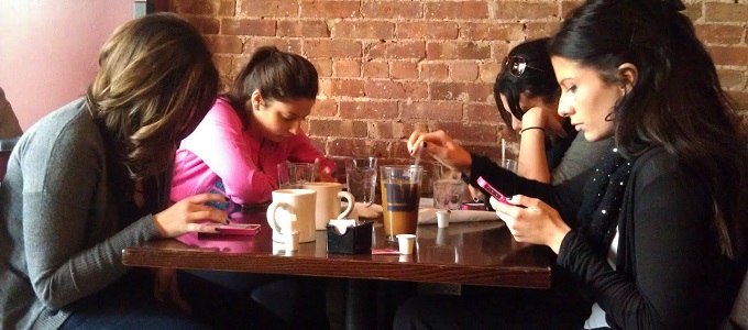 Ritkábban váltjuk le okostelefonunkat