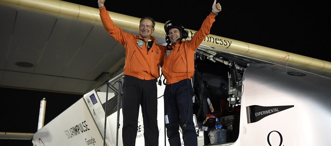 Megkerülte a Földet a napelemes repülõ