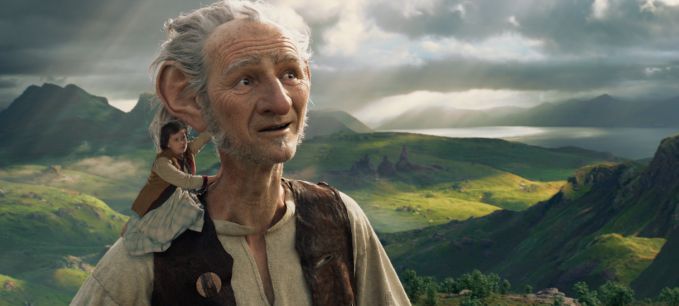 Spielberg zsinórban elkészítette két leggyengébben teljesítõ filmjét.