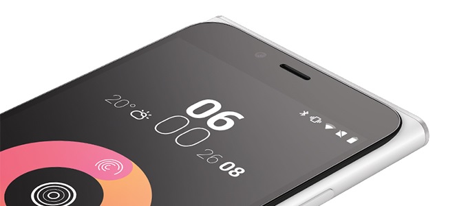 Olcsó telefont kínál az Apple volt vezetõje