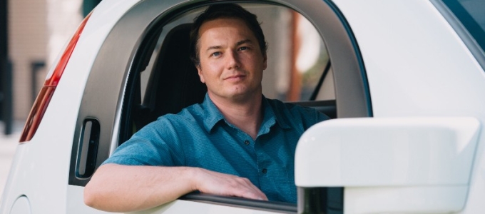 Távozik a Google robotautó-projektjének vezetõje