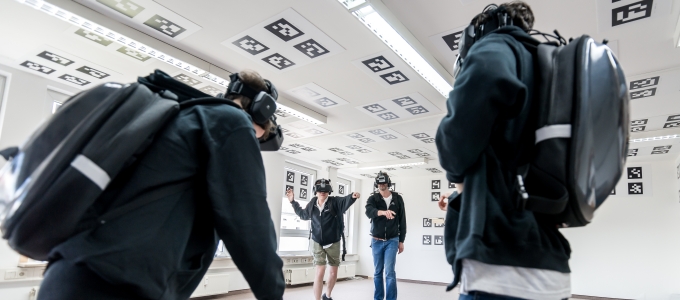 Több személy is együtt mozoghat a virtuális világokban