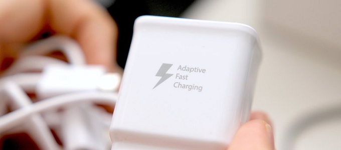 A Google csak sztenderd gyorstöltést támogatna