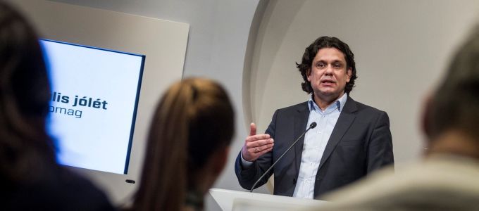 Márciusban jelennek meg a szuperolcsó alapszintû internetelõfizetések