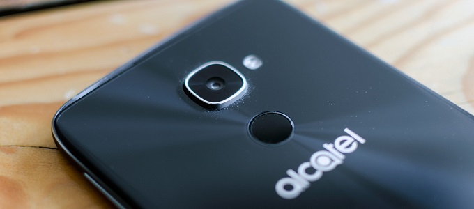 Európában is jön a W10-es Alcatel Idol 4S