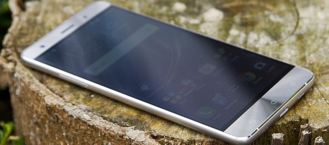 Újabb Zenfone okostelefon szivárgott ki