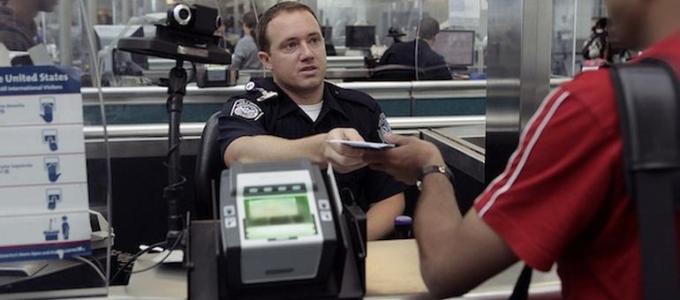 Az elektronikus eszközöket is démonizálják a repülõgépeken