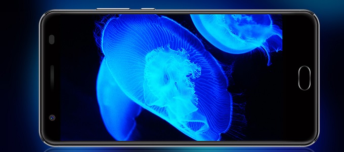 Marad a nagy akkumulátoroknál az Oukitel