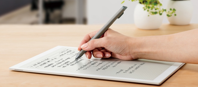 E-inkes tablet a Sonytól