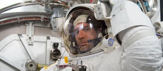 Késnek a NASA új ûrruhái