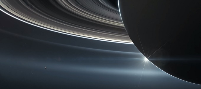 Túl van elsõ alámerülésén a Cassini