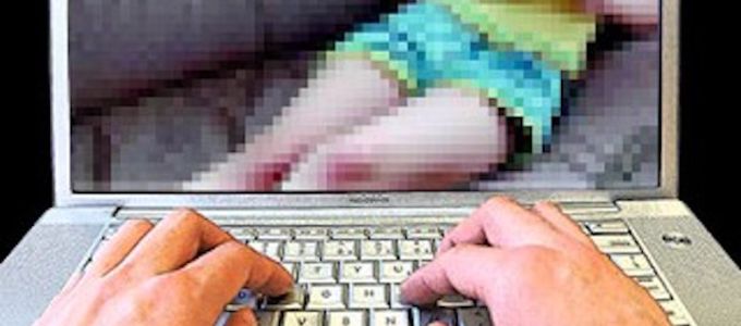 Gyerekpornó-oldal alapítókat kaptak el