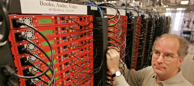 Kiadók beperelték az Internet Archívumot