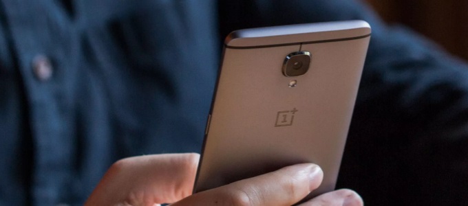 Vékony zászlóshajót ígér a OnePlus