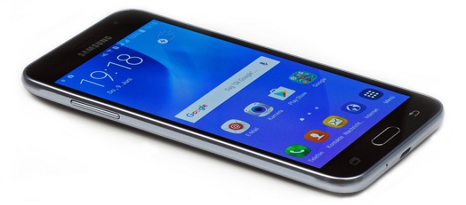 Elõbb jön Európában a Galaxy J3